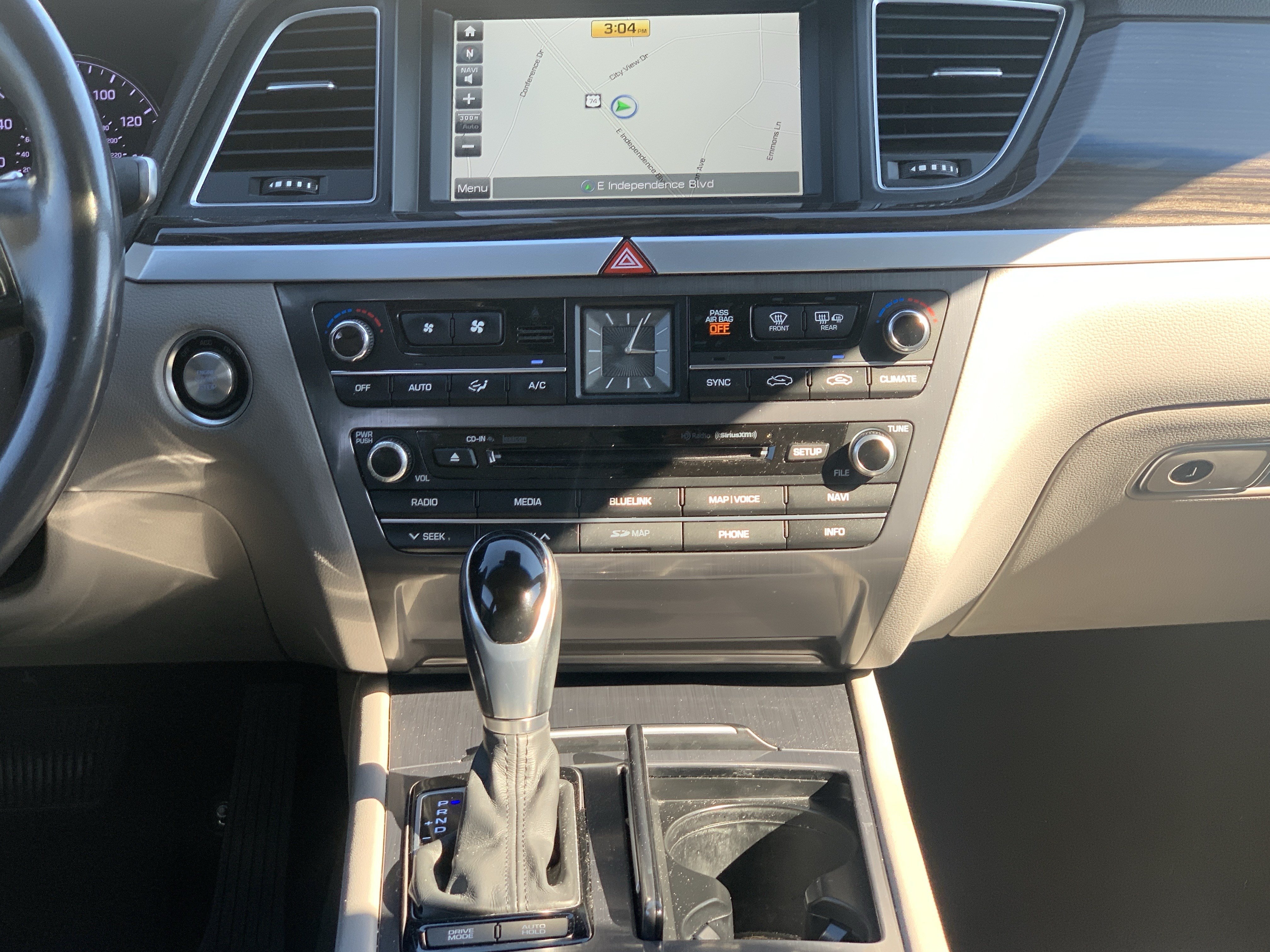 Used 2015 Hyundai Genesis 3.8 w/ Option Group 03 RWD image 31