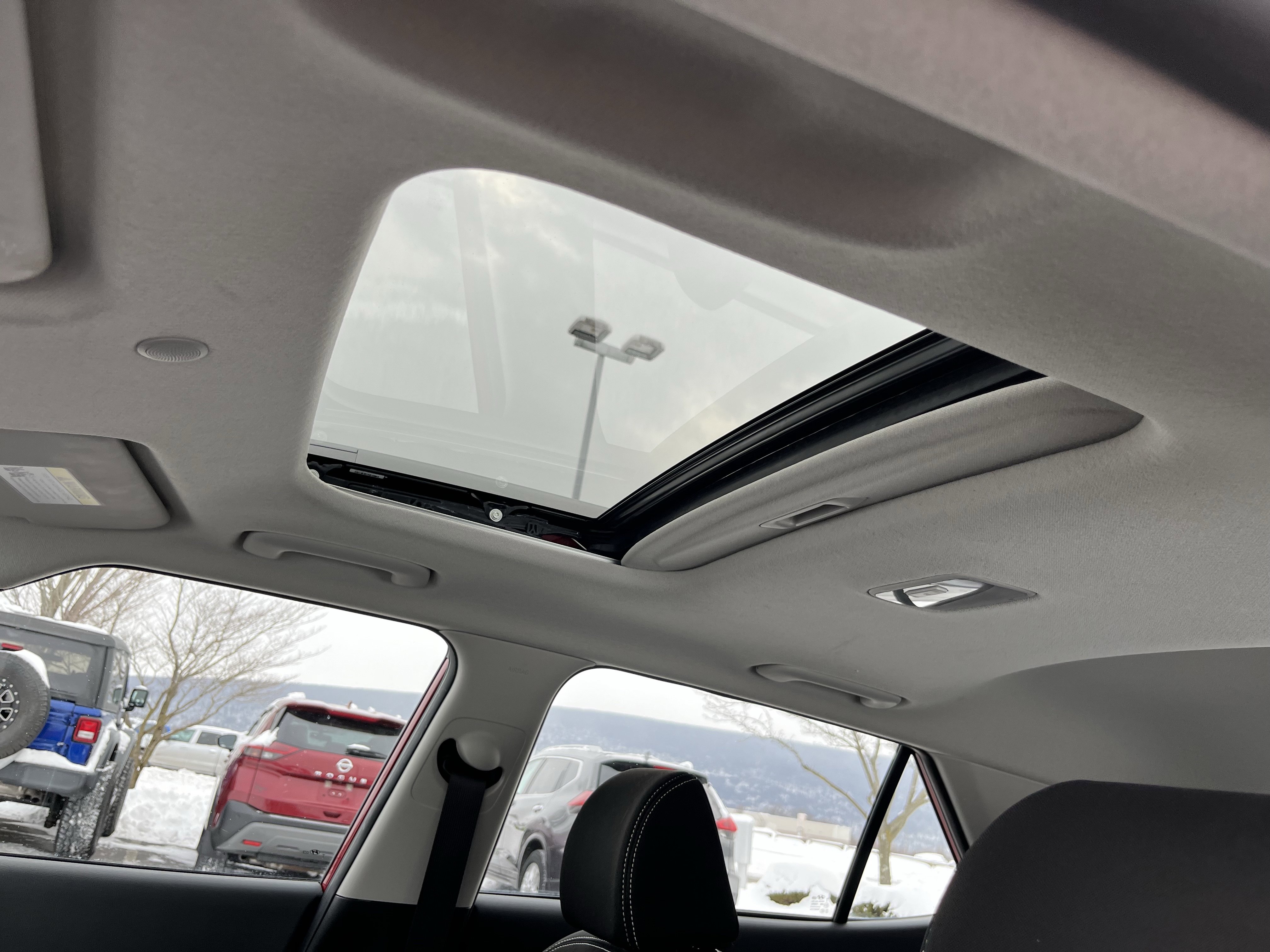 Used 2022 Hyundai Venue SEL image 18