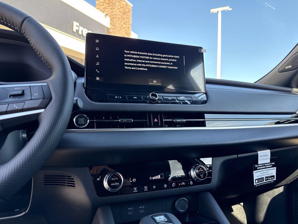 New 2026 Mitsubishi Outlander LE FWD image 25