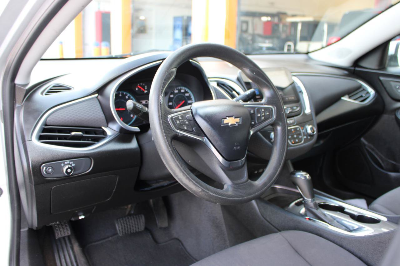 Used 2020 Chevrolet Malibu LT FWD image 14
