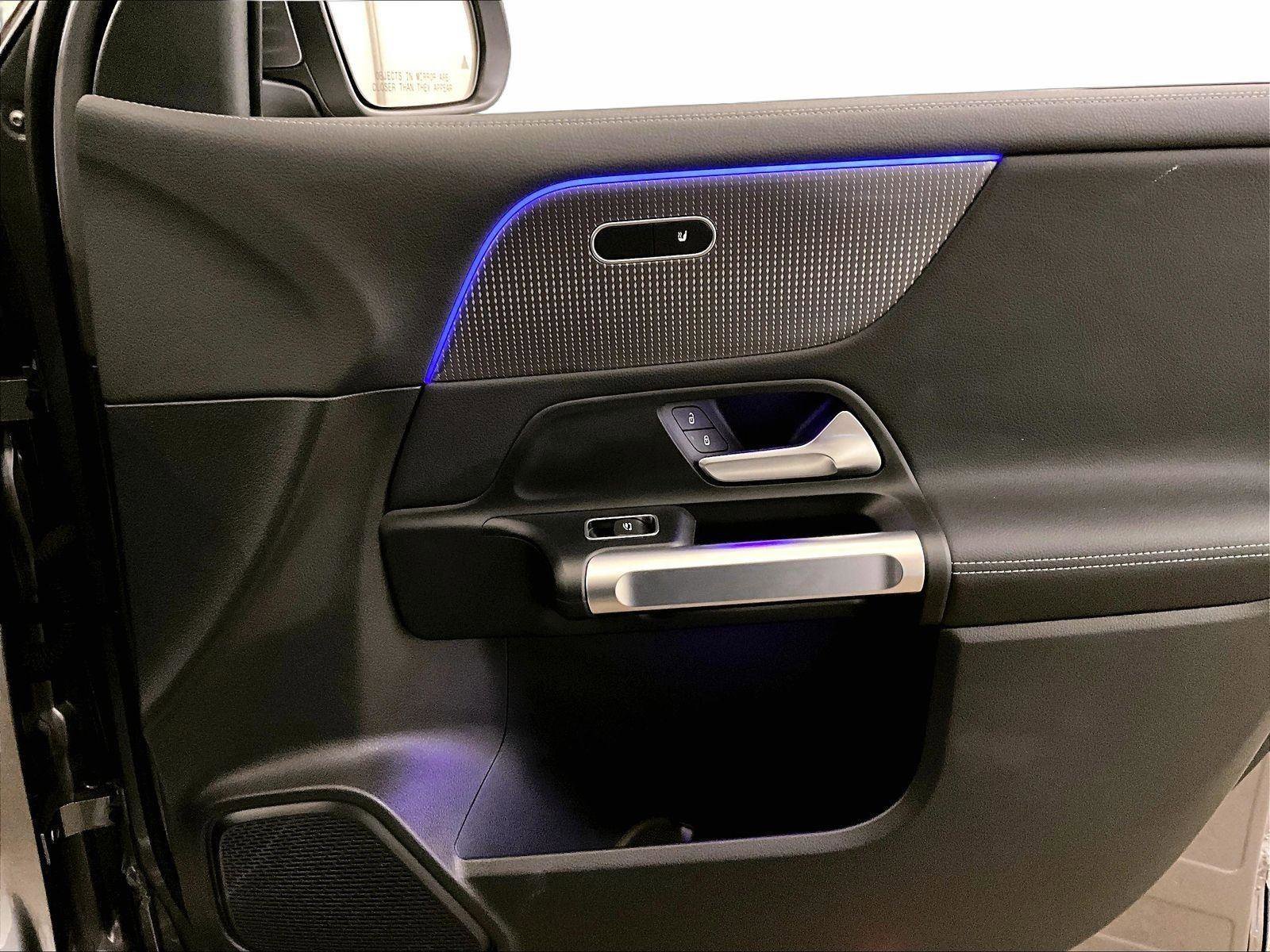 Used 2022 Mercedes-Benz EQB 300 4MATIC image 23