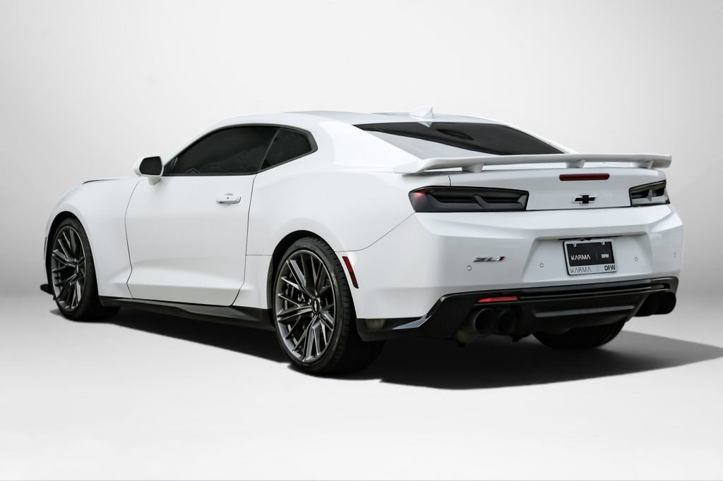 Used 2018 Chevrolet Camaro ZL1 RWD image 8