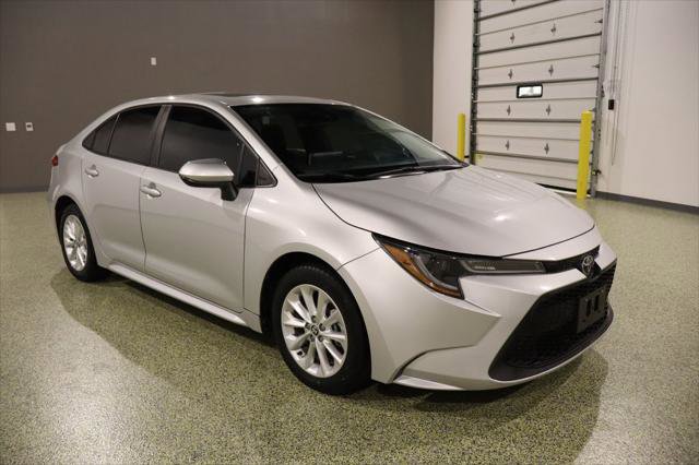Used 2020 Toyota Corolla LE video 1