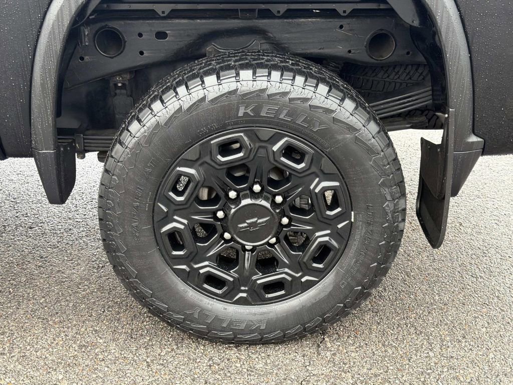 Used 2023 Chevrolet Silverado 2500 Custom w/ Custom Convenience Package image 11