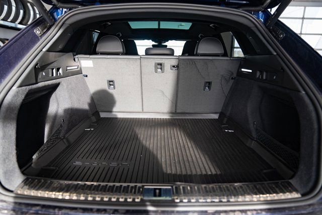 Used 2022 Audi e-tron S Prestige AWD/4WD image 8