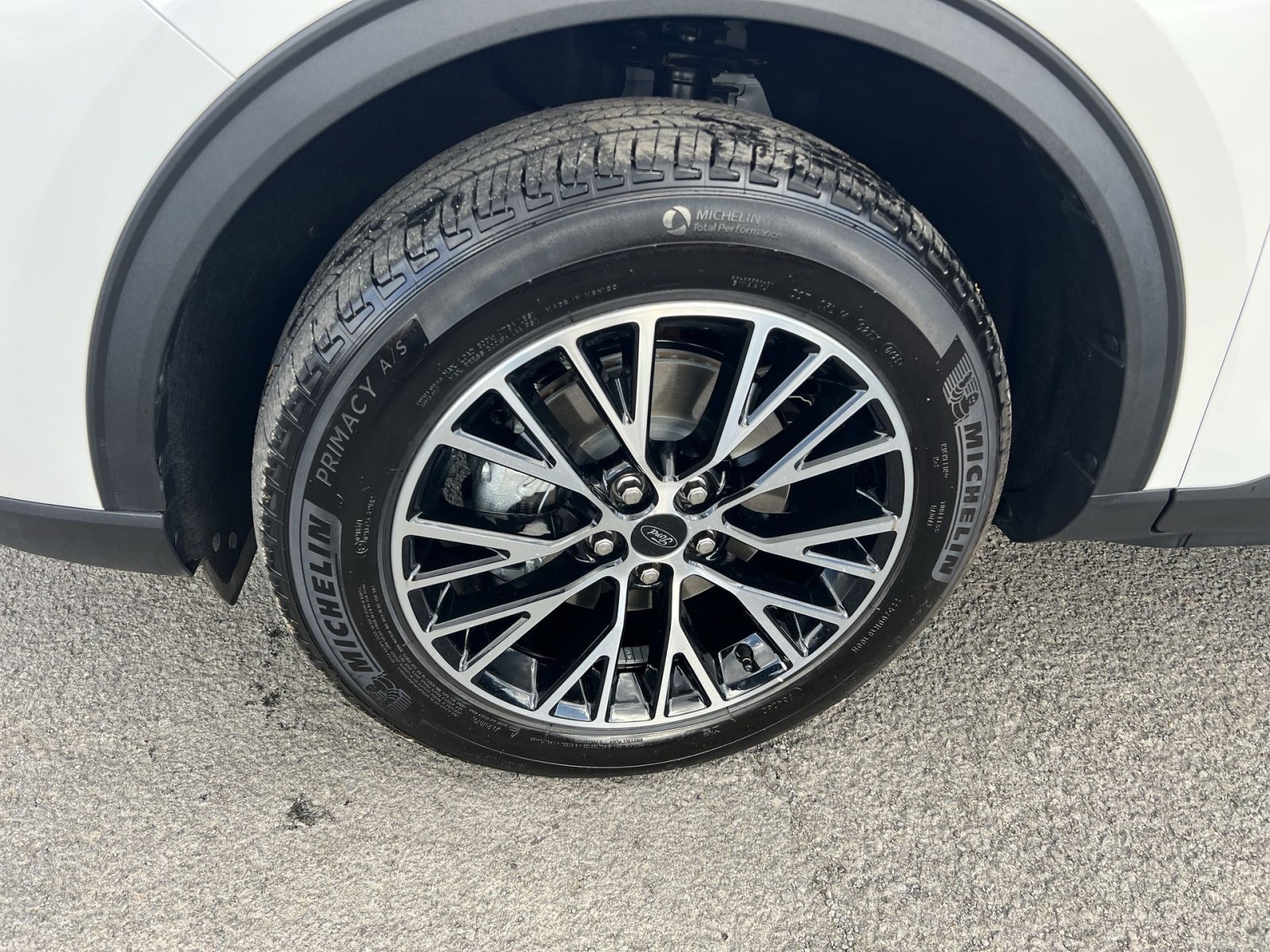 Certified 2025 Ford Escape SE image 12