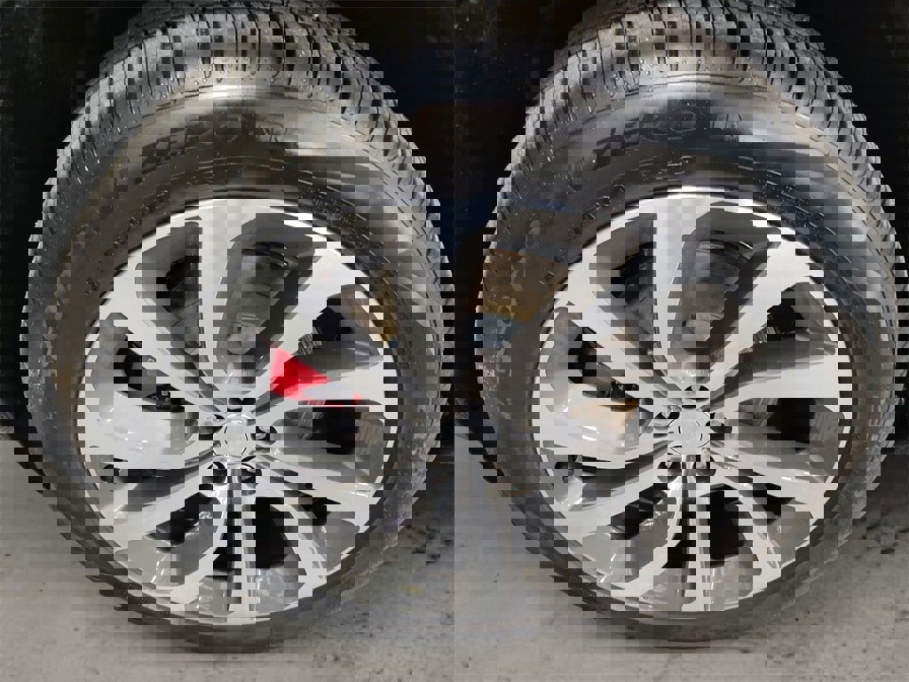 New 2024 Land Rover Discovery Sport Dynamic SE image 9