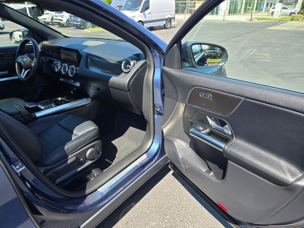Used 2022 Mercedes-Benz GLA 250 4MATIC image 38
