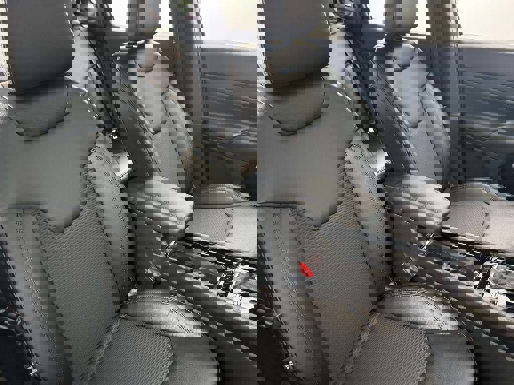 New 2026 Jeep Compass Latitude image 18