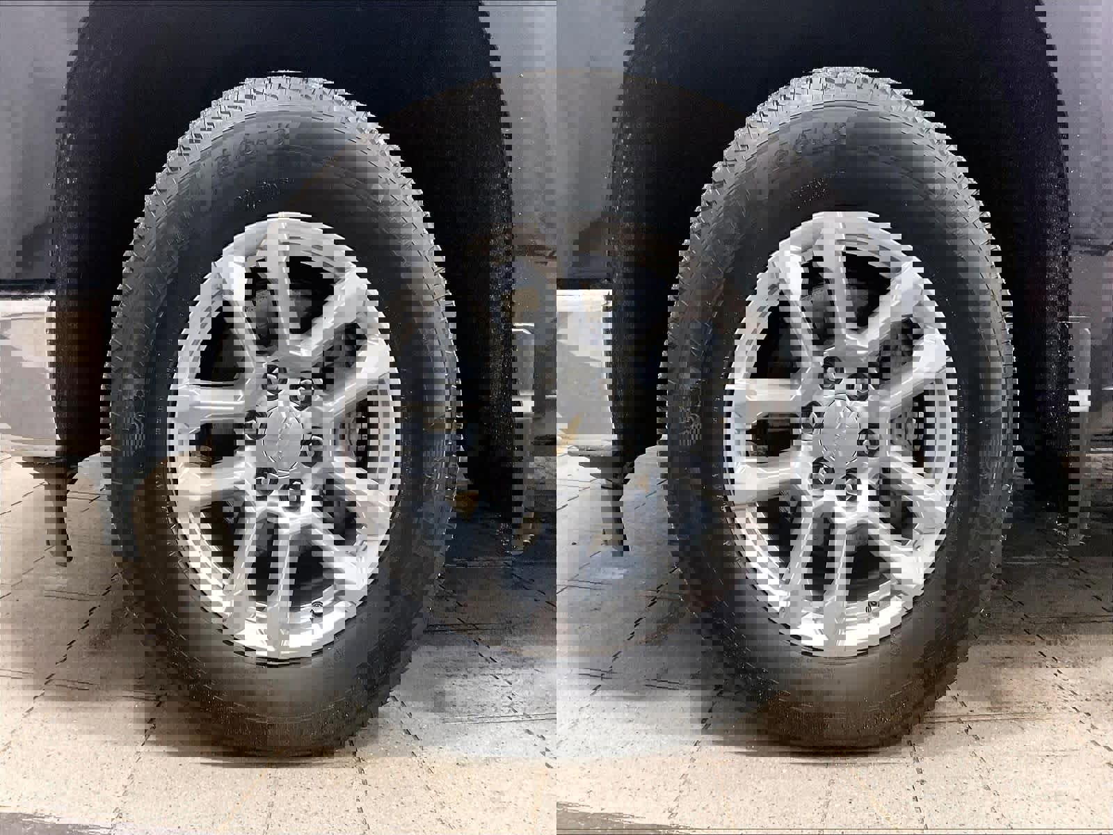 Used 2023 Chevrolet Silverado 1500 LT image 7