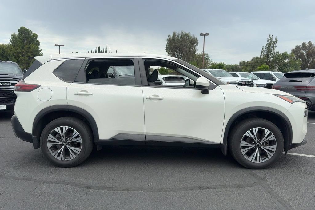 Used 2023 Nissan Rogue SV FWD image 4
