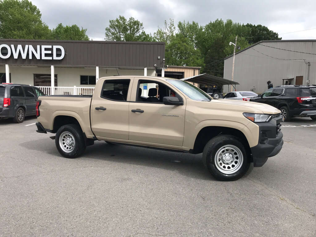Used 2023 Chevrolet Colorado W/T image 4