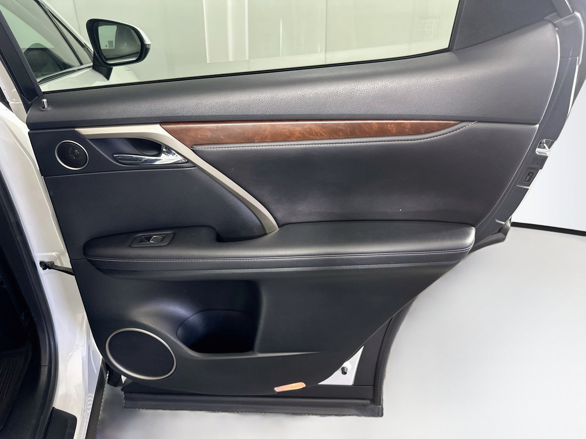 Used 2020 Lexus RX 450hL AWD w/ Premium Package image 33
