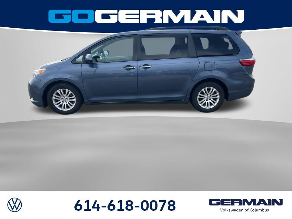 Used 2017 Toyota Sienna XLE Premium image 4