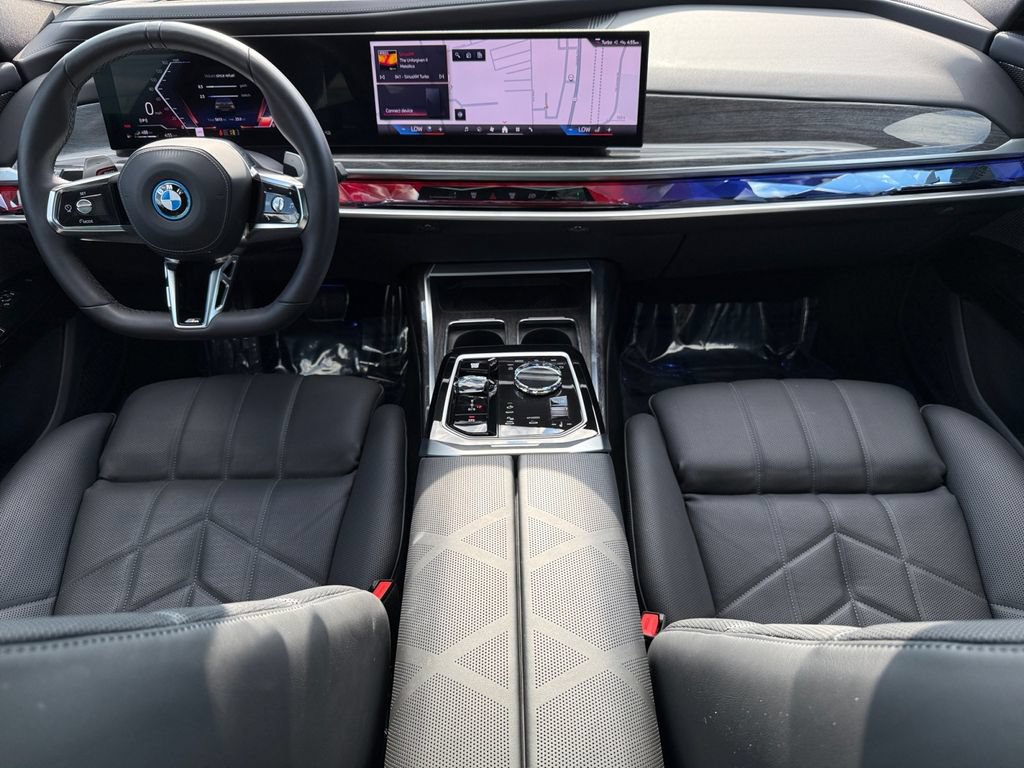 Used 2026 BMW 750e xDrive AWD/4WD image 10