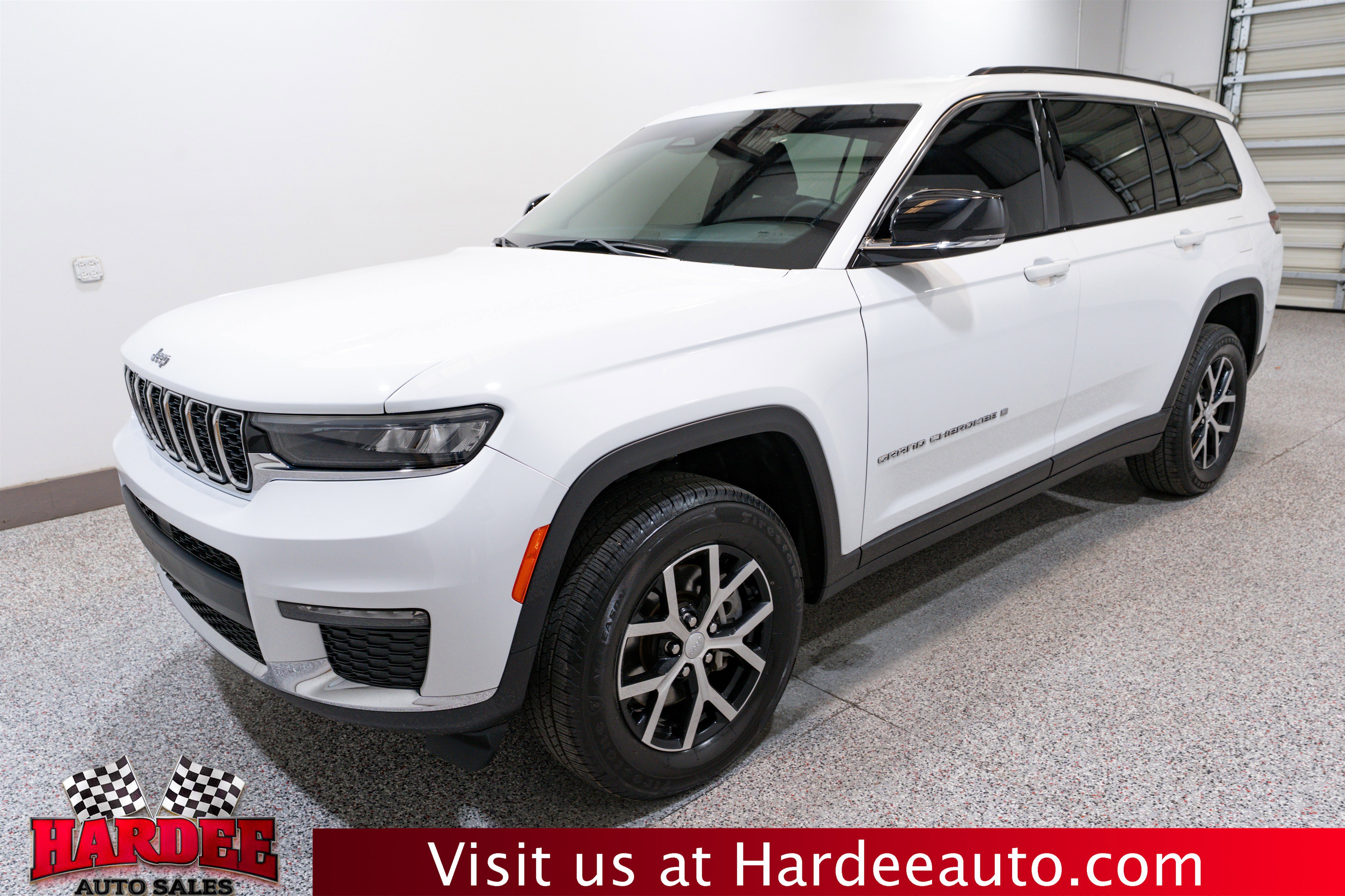 Used 2023 Jeep Grand Cherokee L Limited image 2