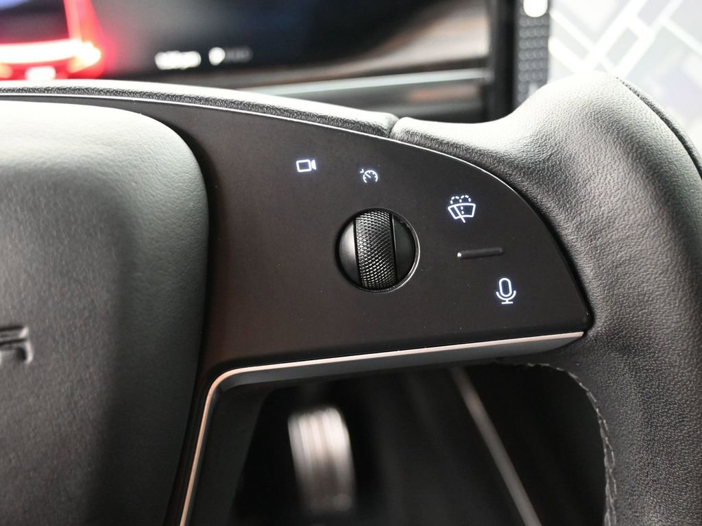 Used 2023 Tesla Model X image 18