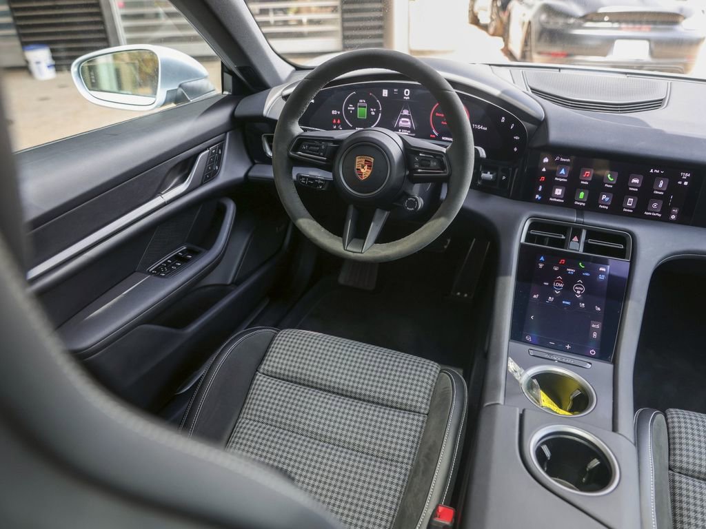 Certified 2025 Porsche Taycan RWD image 30