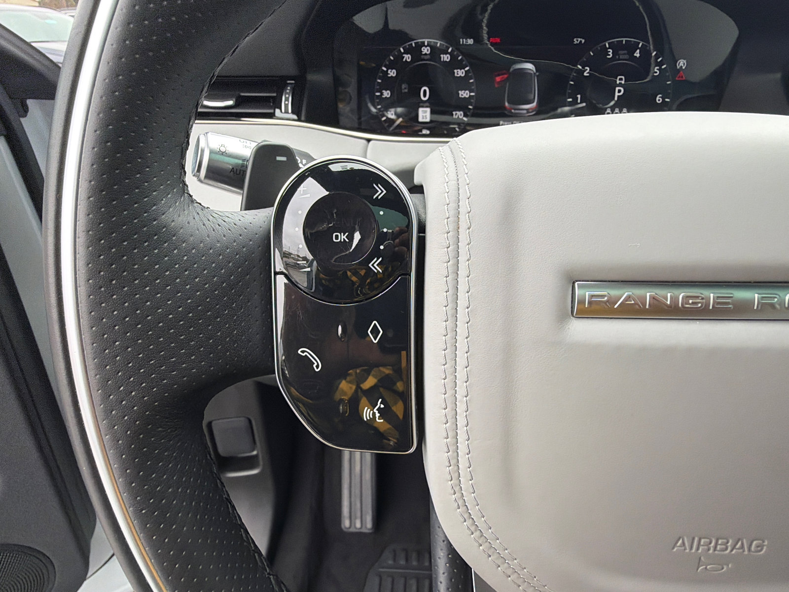 Used 2020 Land Rover Range Rover Evoque First Edition image 25