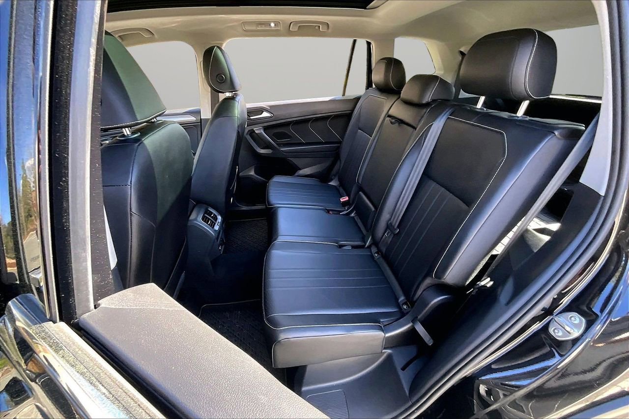 Used 2022 Volkswagen Tiguan SE w/ Panoramic Sunroof Package image 22