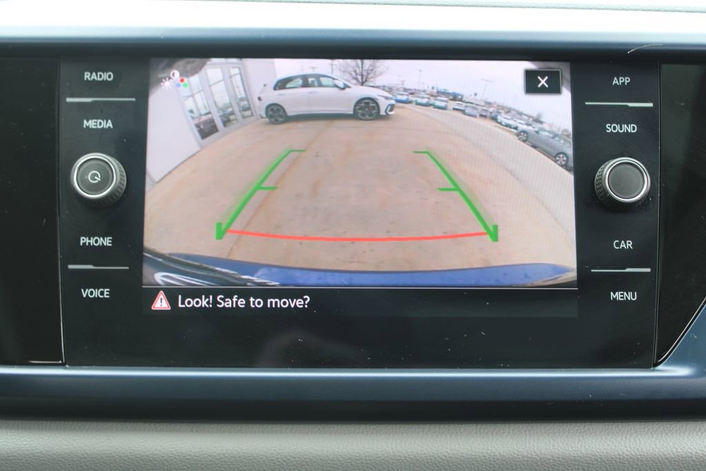 Certified 2023 Volkswagen Taos SE w/ Panoramic Sunroof Package image 16