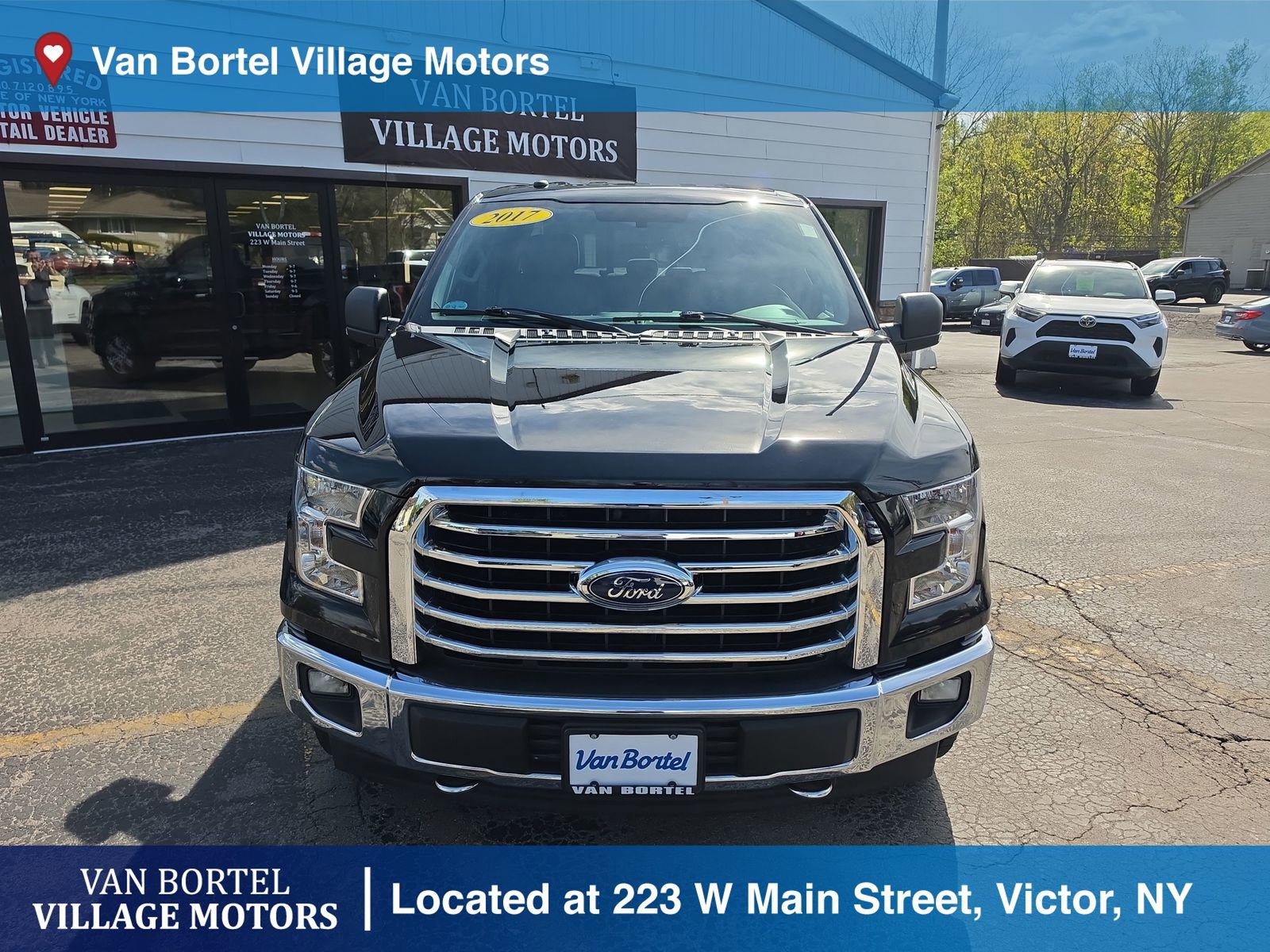 Used 2017 Ford F150 XLT w/ Equipment Group 302A Luxury AWD/4WD image 2