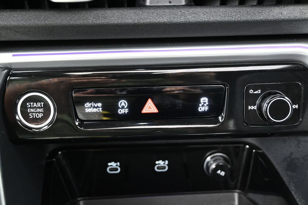 Used 2025 Audi Q5 Premium w/ Convenience Package AWD/4WD image 29