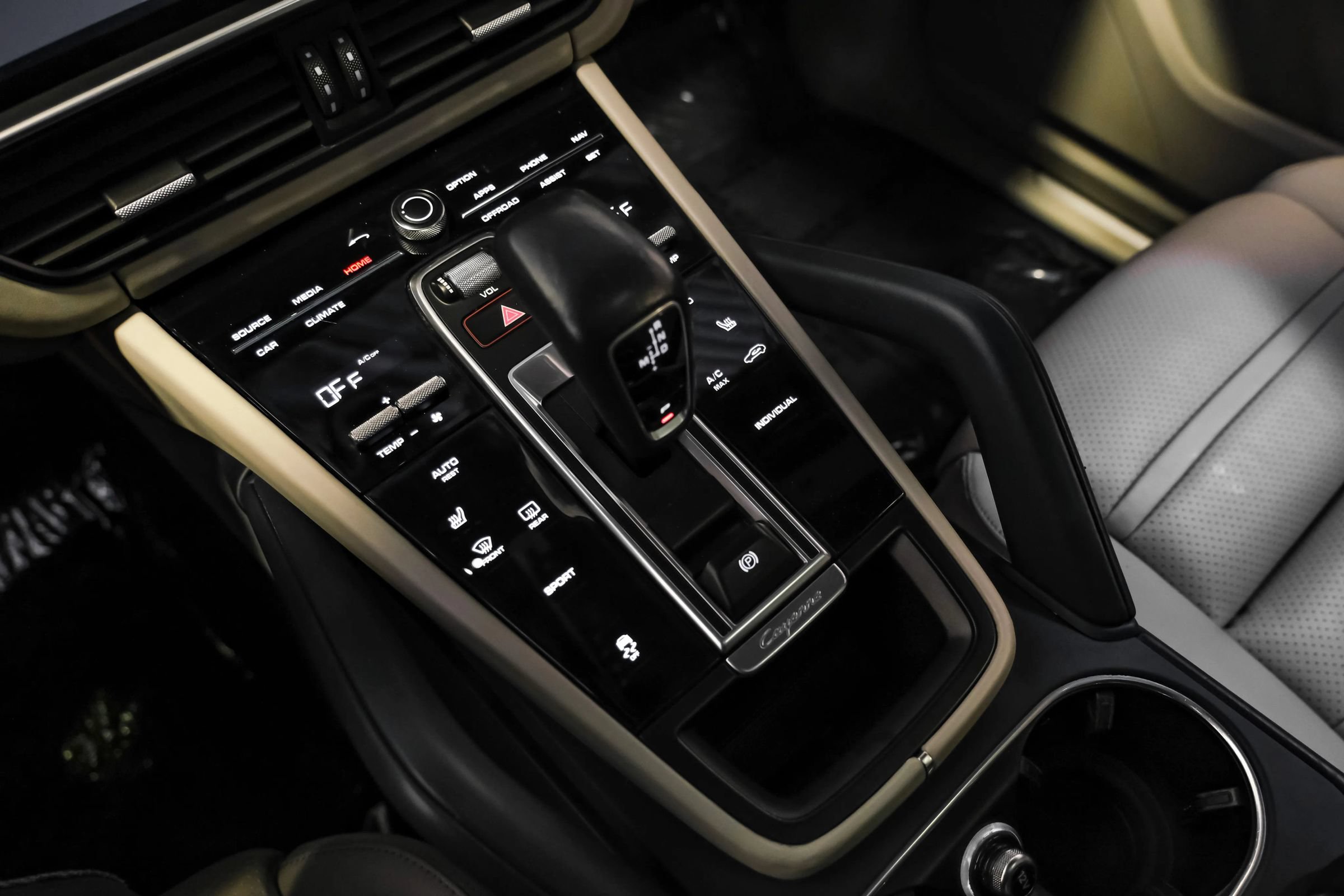 Used 2019 Porsche Cayenne AWD/4WD image 19