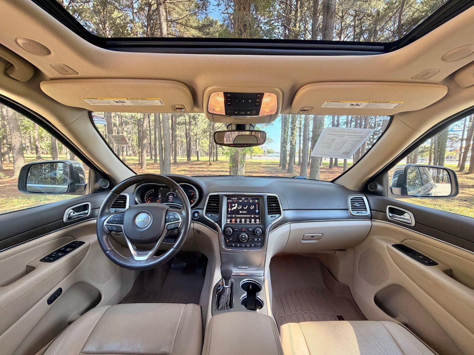Used 2018 Jeep Grand Cherokee Overland AWD/4WD image 2