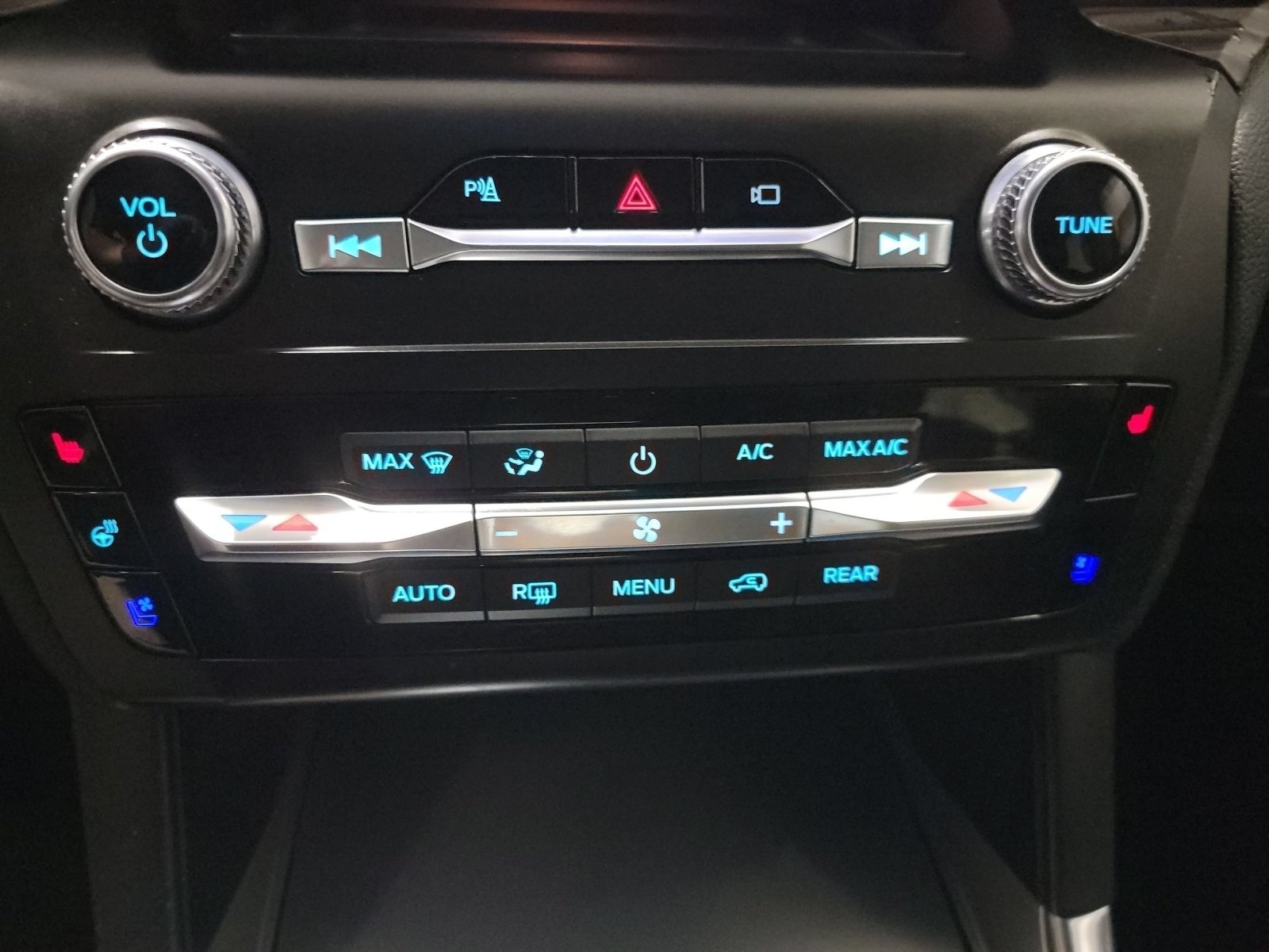 Used 2020 Ford Explorer Limited AWD/4WD image 21