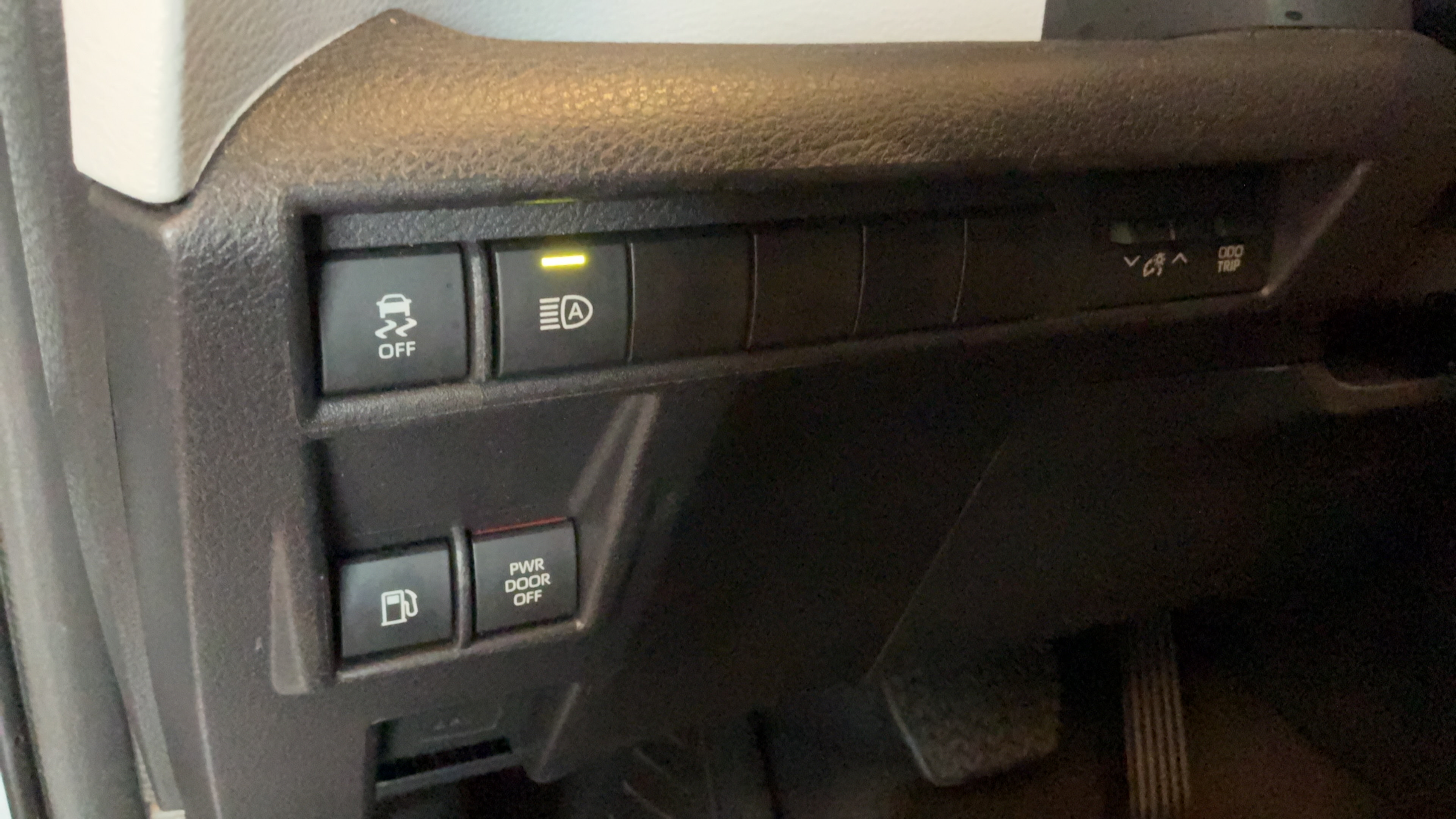 Certified 2025 Toyota Sienna XLE FWD image 20