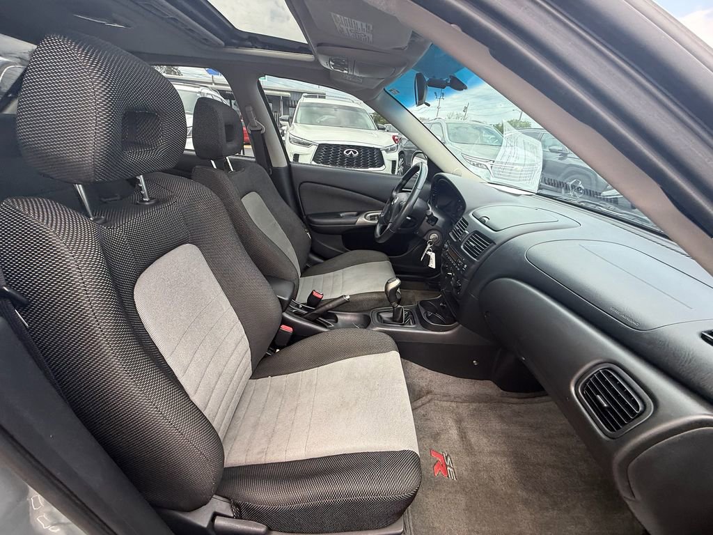 Used 2004 Nissan Sentra SE-R Spec V w/ Sunroof Pkg FWD image 24