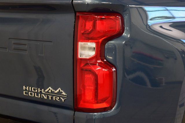 Used 2024 Chevrolet Silverado 3500 High Country w/ Technology Package AWD/4WD image 23