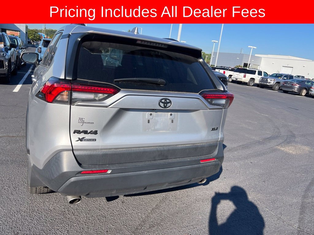 Used 2024 Toyota RAV4 XLE FWD image 24