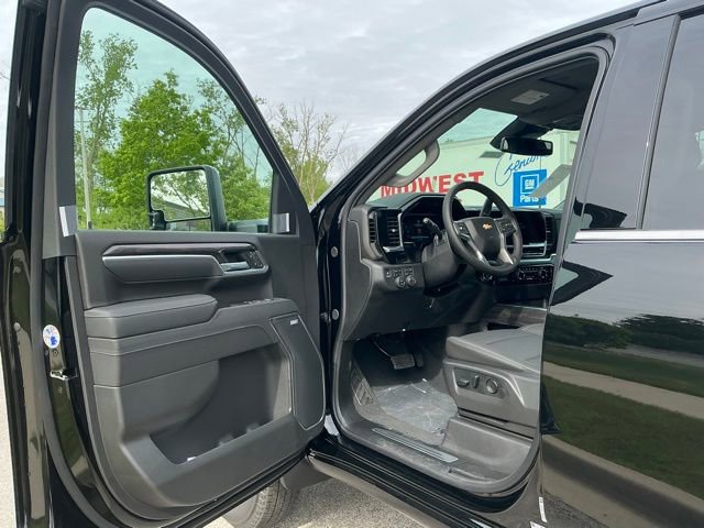 New 2026 Chevrolet Silverado 3500 LTZ w/ LTZ Plus Package AWD/4WD image 15