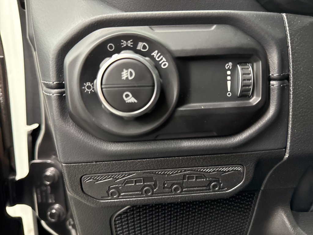New 2026 Jeep Gladiator Sport AWD/4WD image 19