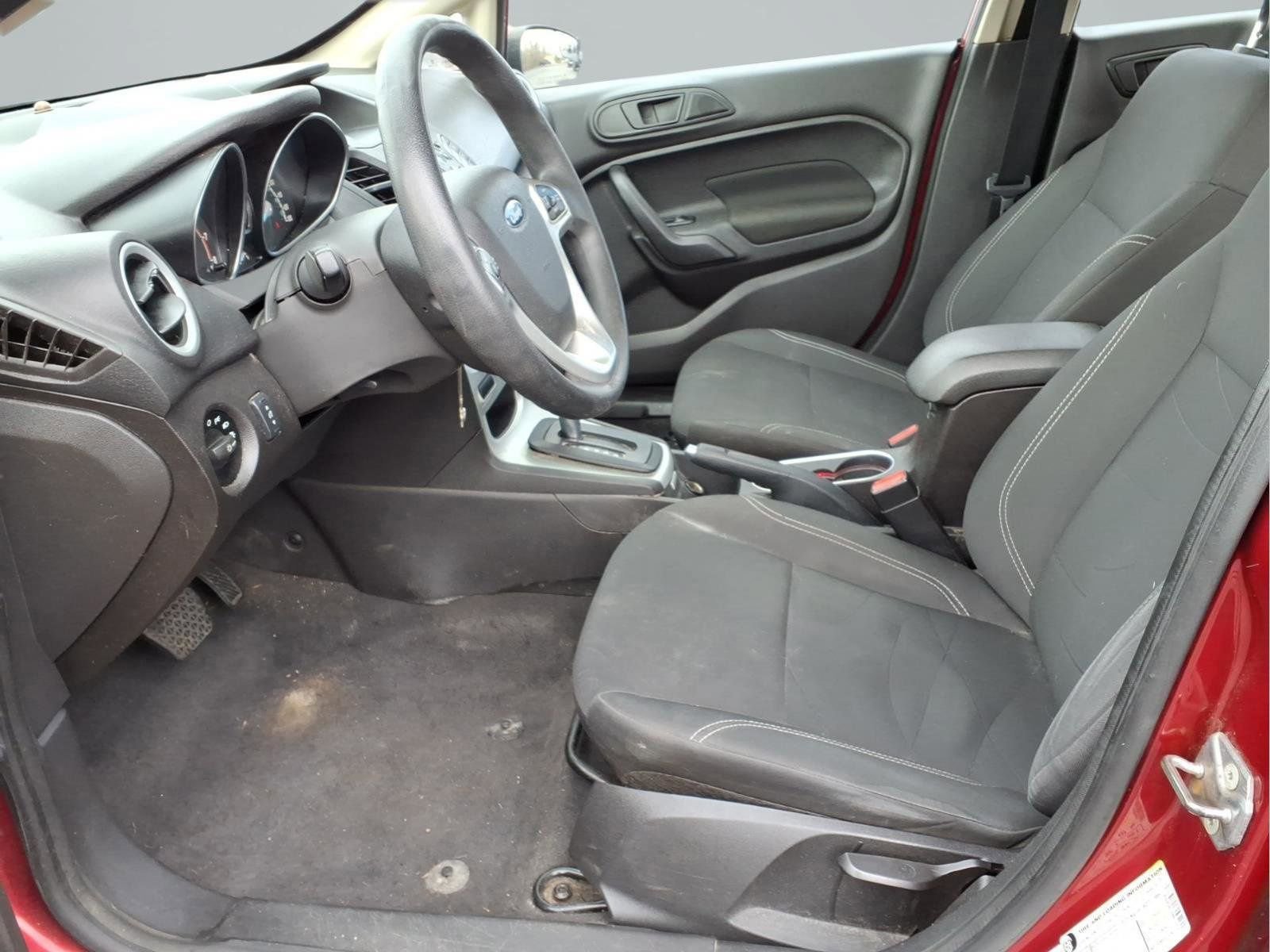 Used 2017 Ford Fiesta SE image 21