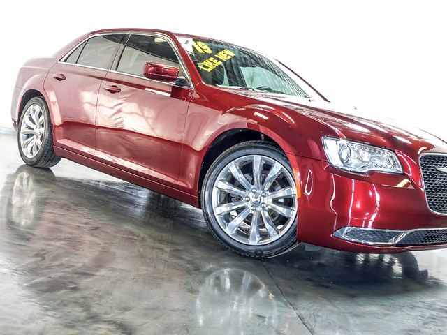 Used 2019 Chrysler 300 Touring w/ Quick Order Package 2EF image 5