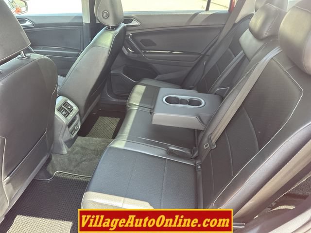 Used 2018 Volkswagen Tiguan SEL AWD/4WD image 33