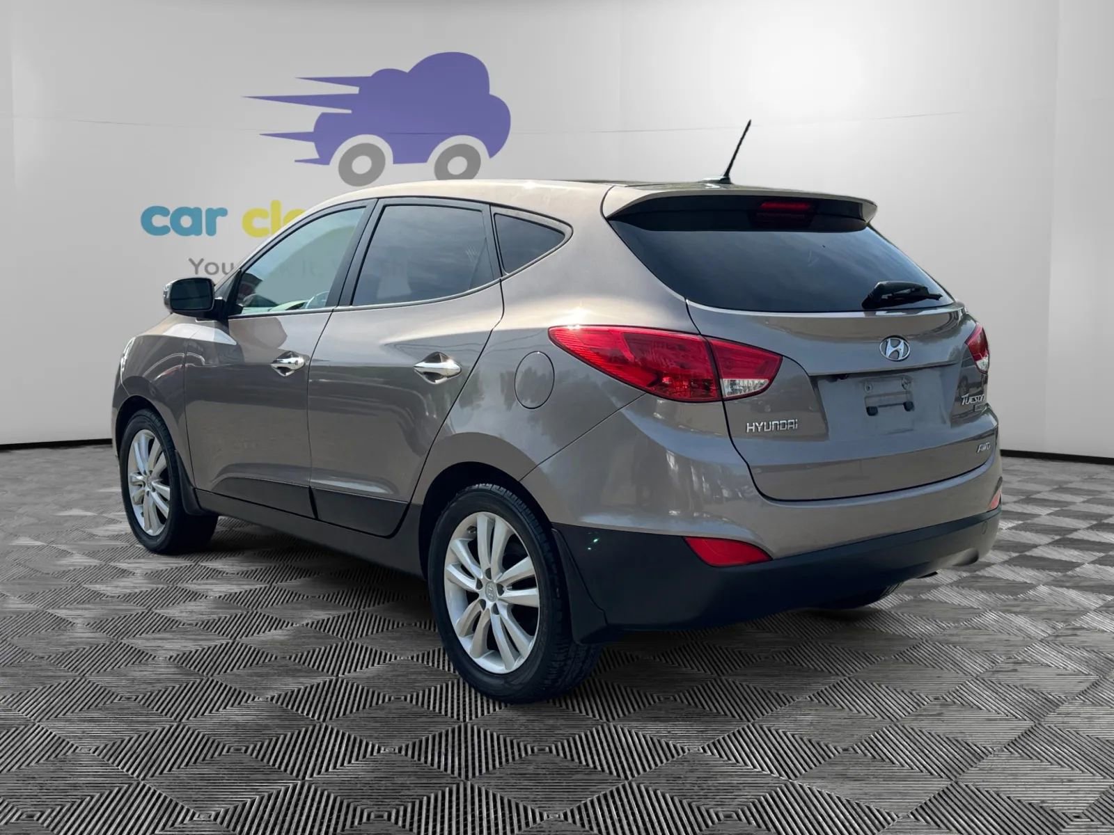 Used 2013 Hyundai Tucson Limited w/ Premium Pkg AWD/4WD image 3