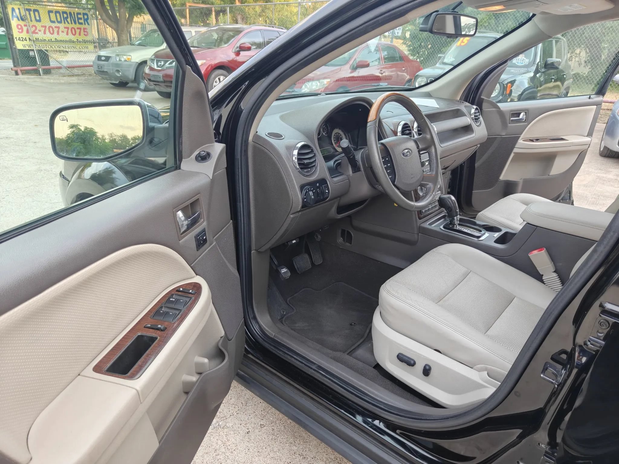 Used 2008 Ford Taurus X Limited FWD image 7