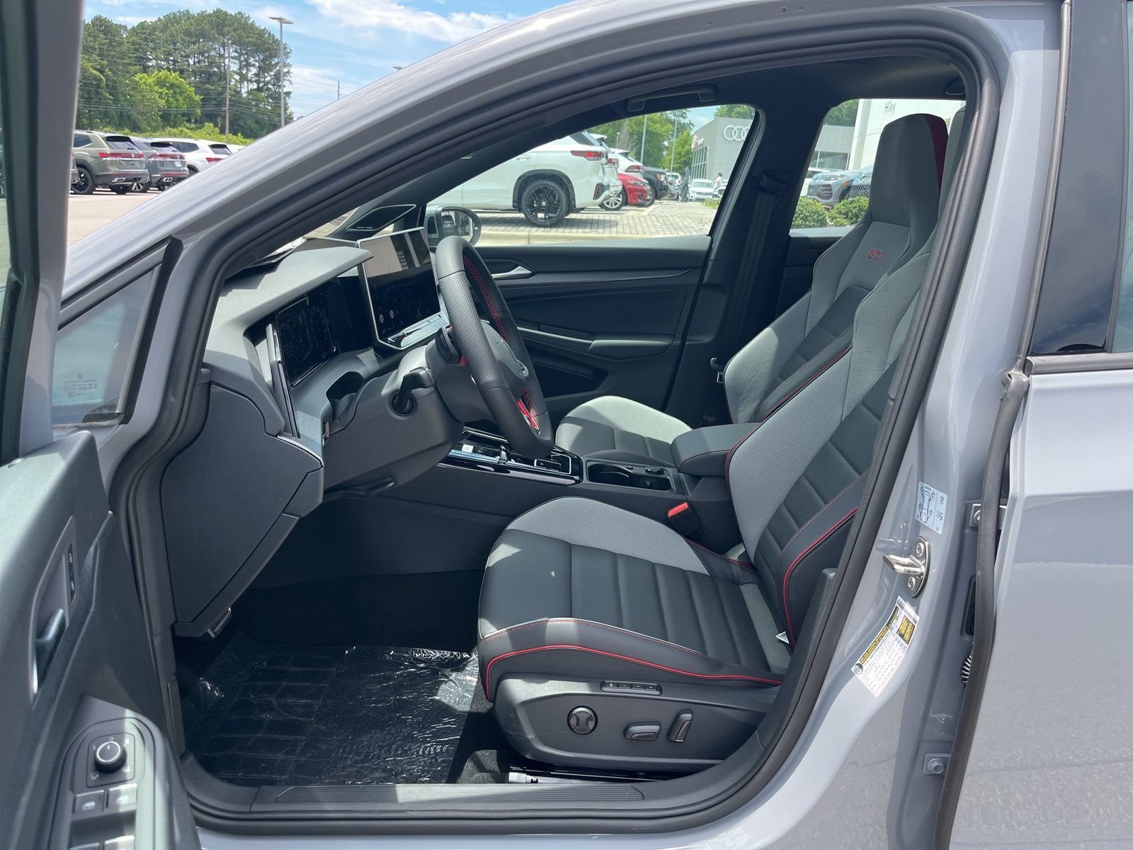 New 2026 Volkswagen GTI SE FWD image 19