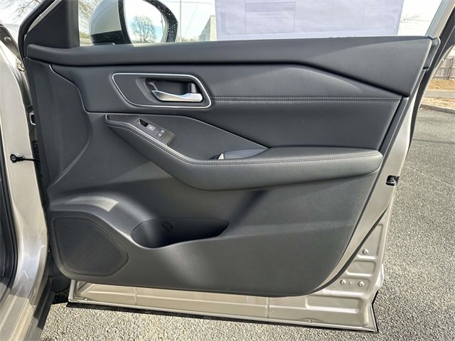 New 2026 Nissan Rogue Platinum w/ Platinum Premium Package image 8