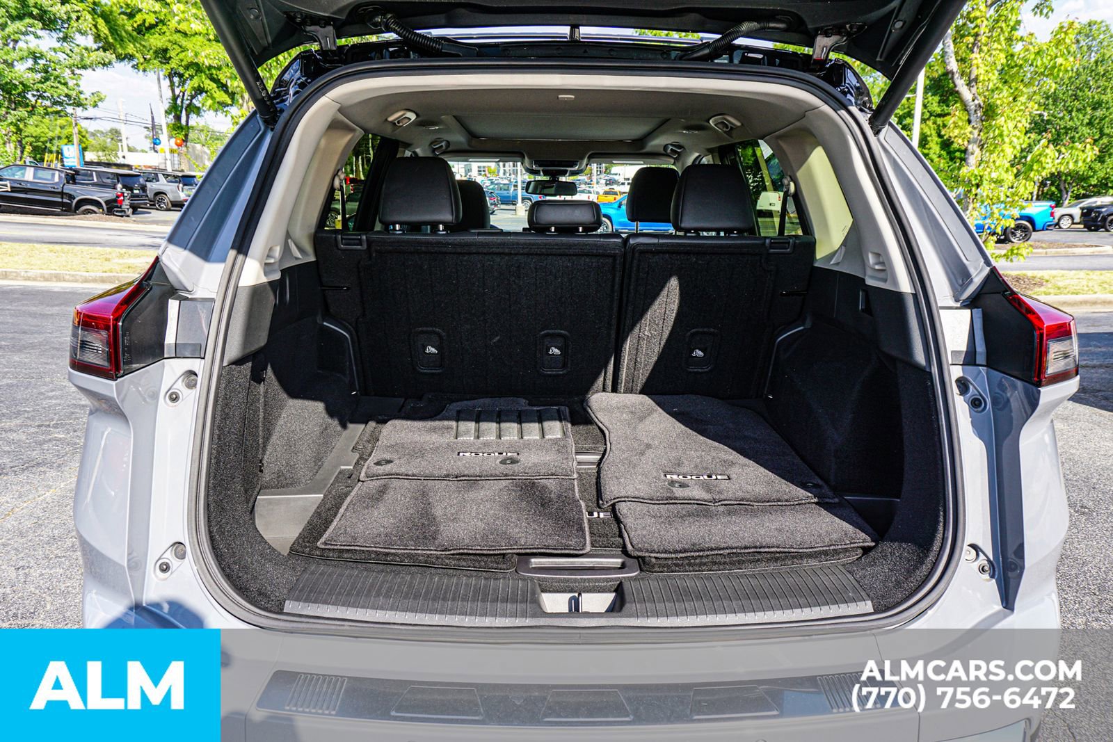 Used 2025 Nissan Rogue Platinum FWD image 25