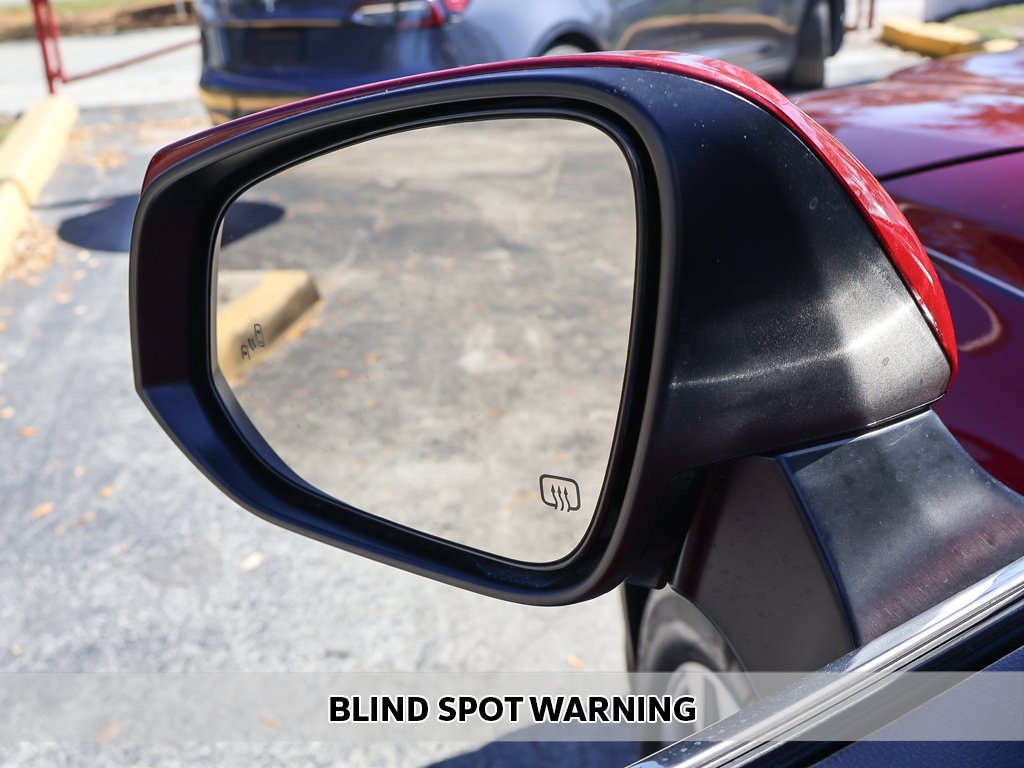 Used 2023 Toyota Highlander XLE image 5