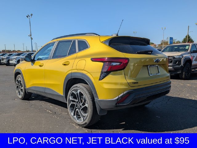 Used 2025 Chevrolet Trax RS w/ Driver Confidence Package FWD image 6