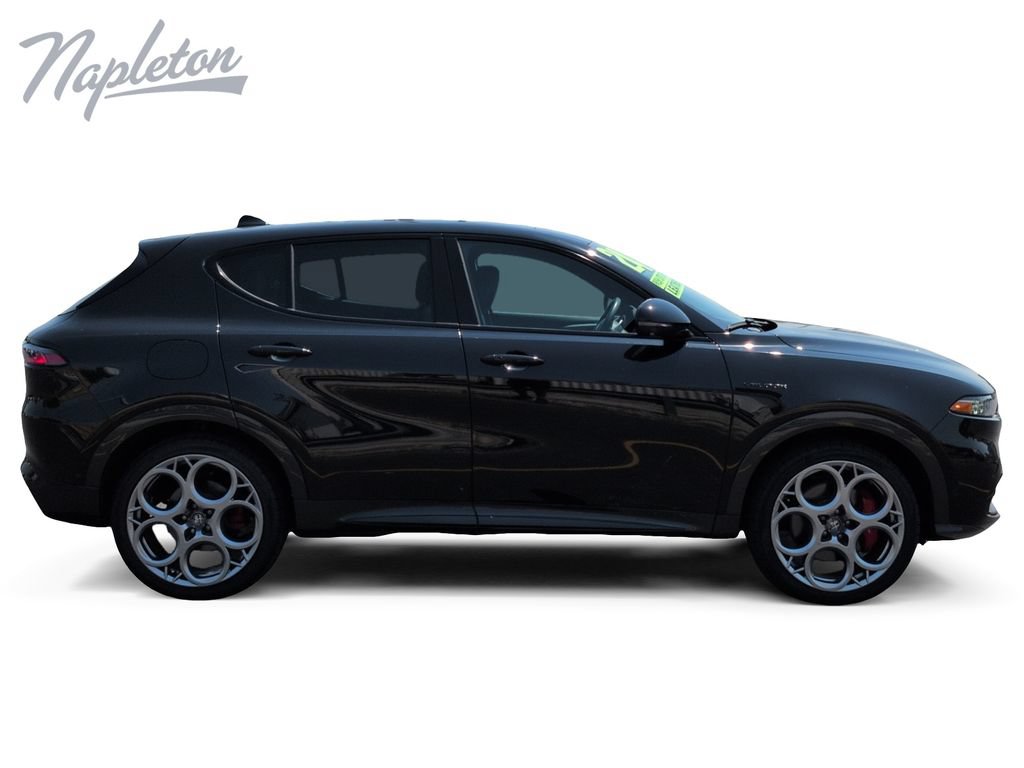 Used 2024 Alfa Romeo Tonale Veloce w/ Active Assist Package AWD/4WD image 7
