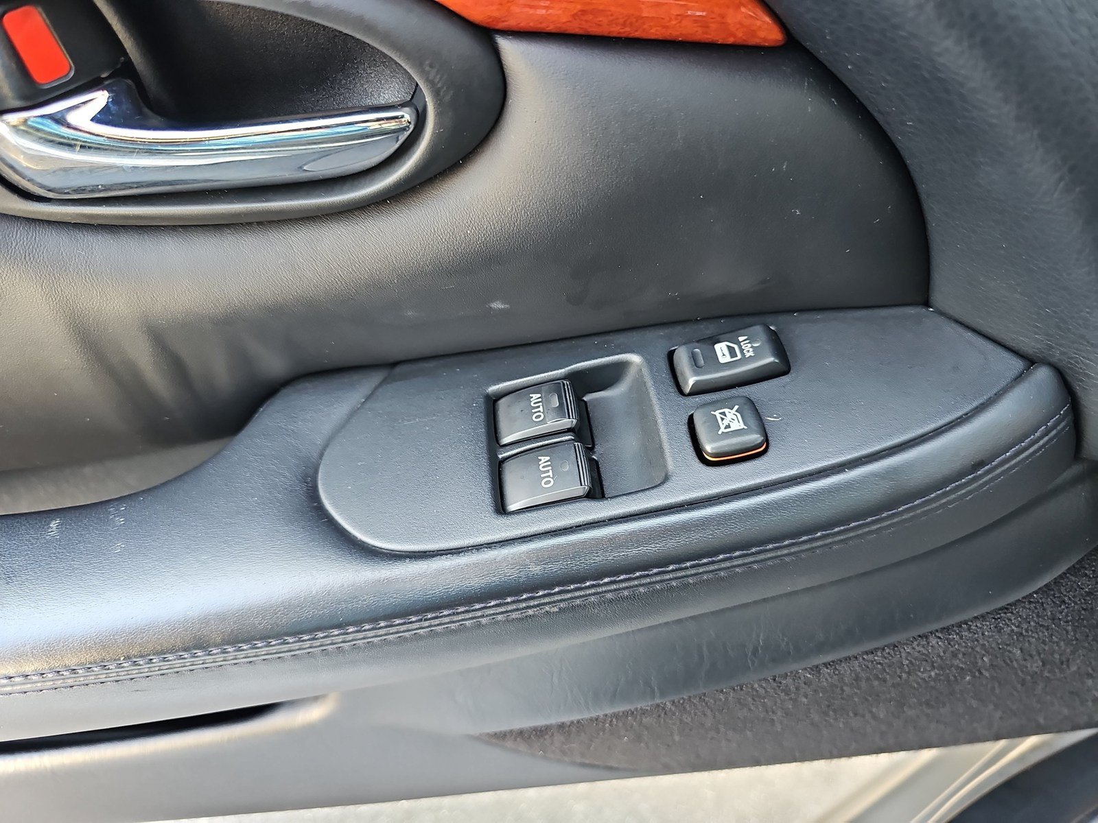 Used 2006 Lexus SC 430 Convertible RWD image 22