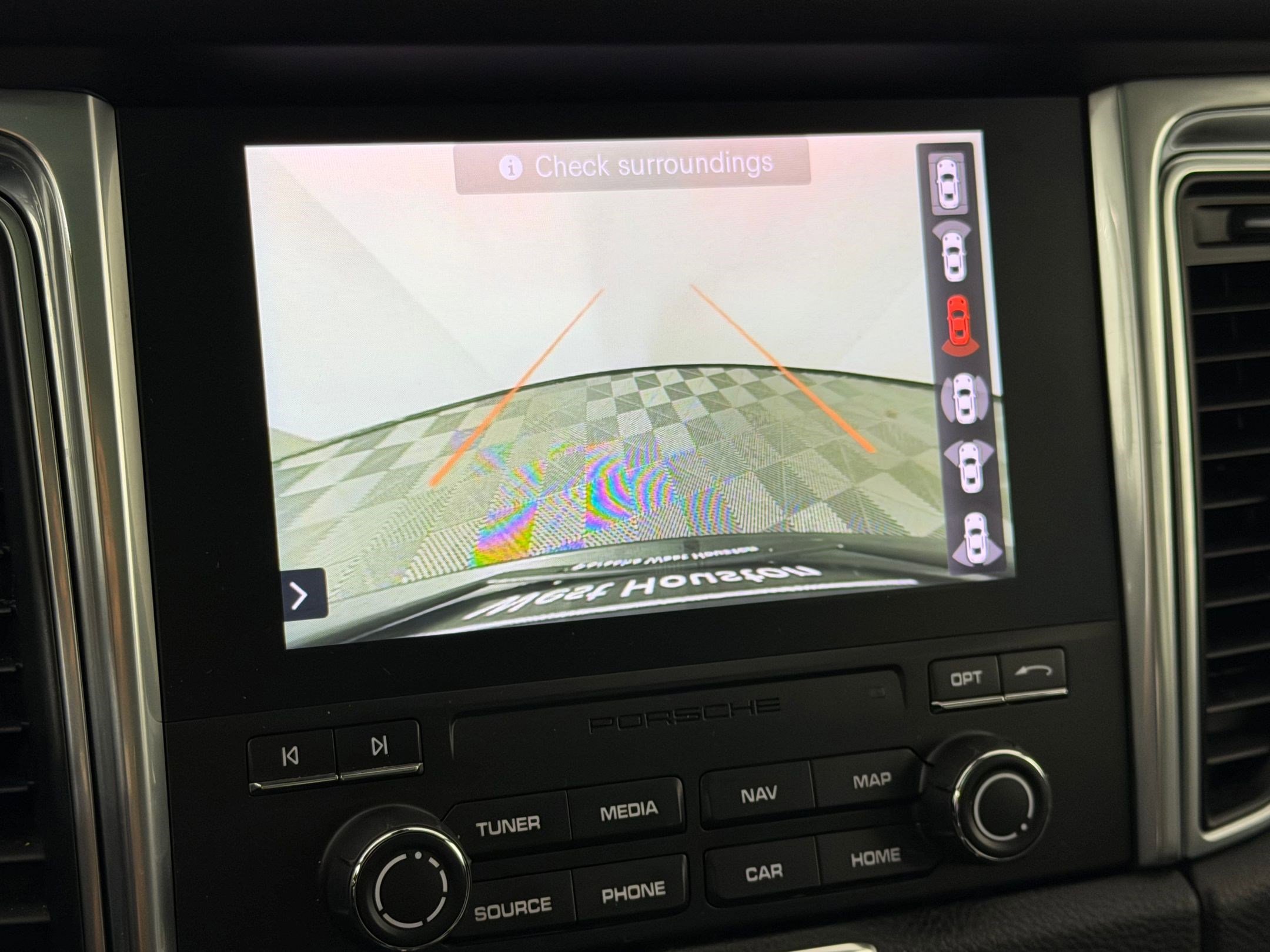 Used 2017 Porsche Macan Turbo image 25