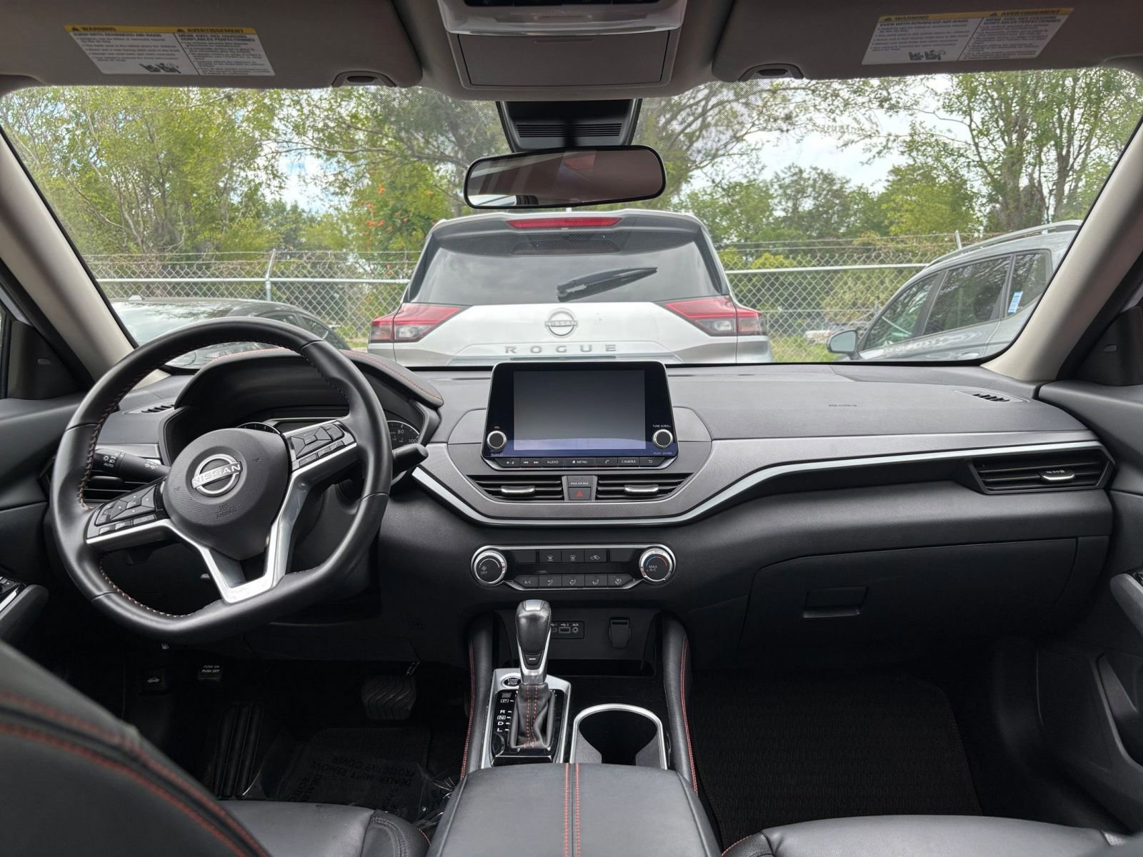 Used 2025 Nissan Altima 2.5 SR FWD image 32